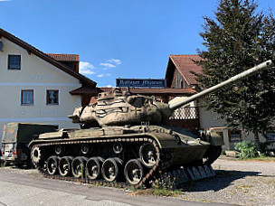 Rottauer Museum Für Fahrzeuge, Wehrtechnik Und Zeitgeschichte. Öffnungszeit Nach Vereinbarung