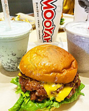 Mooyah Burgers, Fries Shakes