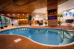 Sybaris Mequon