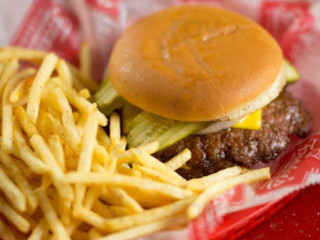 Freddy's Frozen Custard Steakburgers