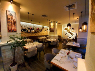 Mezzaluna Restaurant