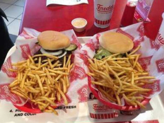 Freddy's Frozen Custard Steakburgers