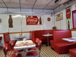 Red's Diner