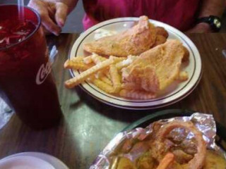 Mom's Kountry Cafe