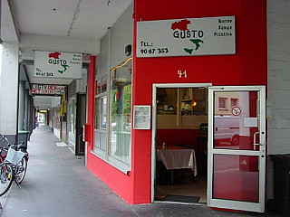 Gusto Pizza