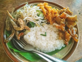 Nasi Pecel Koyor Bu Ana Aminah Lamper Tengah