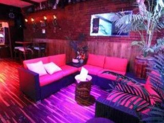 Graystone Lounge Tiki