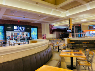 Polaris Mall Food Court