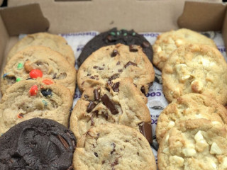 Insomnia Cookies