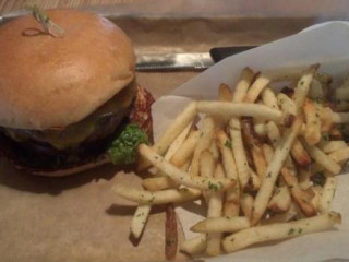 Hopdoddy Burger