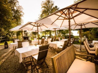 Garden Lounge Le Vieux Manoir Au Lac A 5* Relais Chateaux