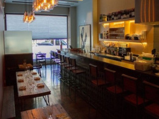 ampersand wine bar