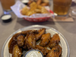 Pluckers Wing