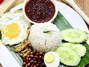 Nasi Lemak Berlauk Enstek