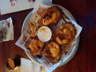 Hooters