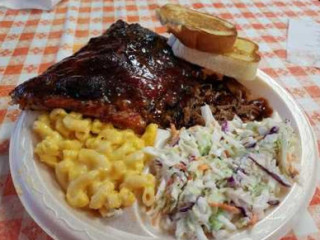 Hog Wild Pit -b-q