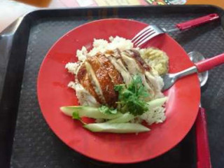 Tiong Bahru Hainanese Boneless Chicken Rice