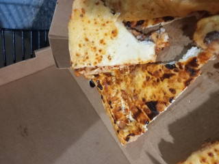 Debonairs Pizza