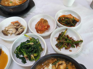 사계절 식당