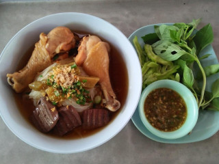 ร้านจ่าชาติก๋วยเตี๋ยวไก่มะระ