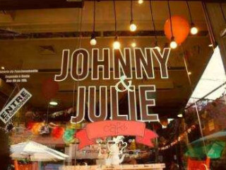 Johnny Julie Café