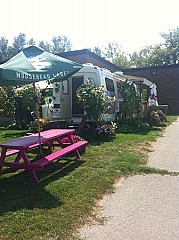 Lola's Roadside Eatery