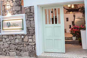 Vasilikos Bar-restaurant