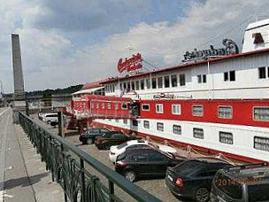 Botel Albatross