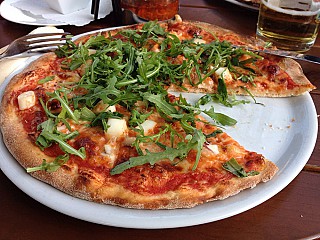 L'aquila Pizzeria