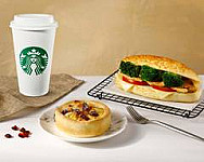 Starbucks Xīng Bā Kè Dà Yīng Mén Shì