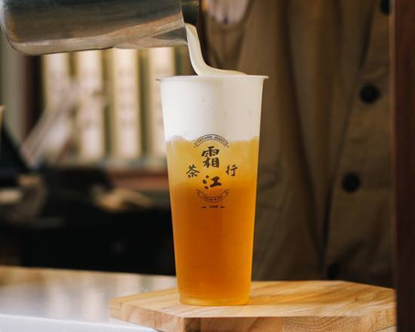 Shuāng Jiāng Hóng Chá Nǎi Gài Signature Black Tea With Milk Cap