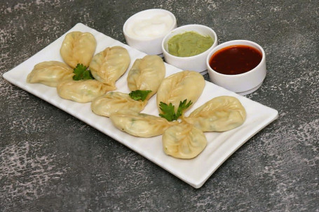 Chicken Steamed Momos (10 Pieces)