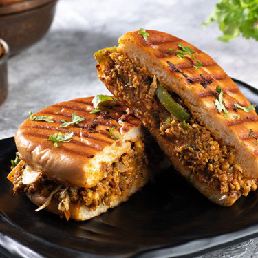 Veg Keema Kulcha Burger