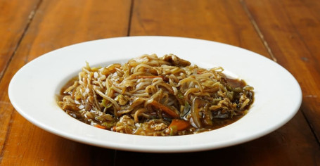 Veg Pan Fried Noodles In Soya Ginger