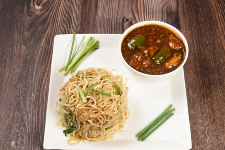 Chilli Chicken [3Pcs] With Veg Hakka Noodles