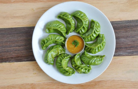 Mix Veg Steamed Momos (6Pcs)