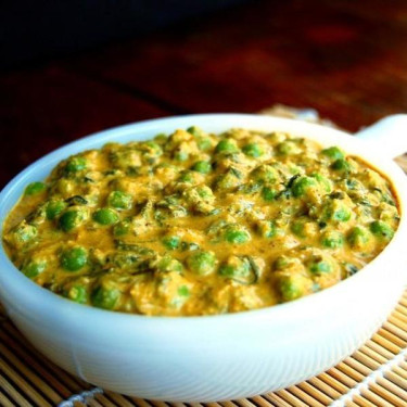 Methi Matar Malai