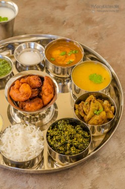 Thali Z Jajkiem