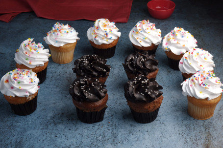 Offer Buy 8 Get 4 Free Assortment Cupcakes