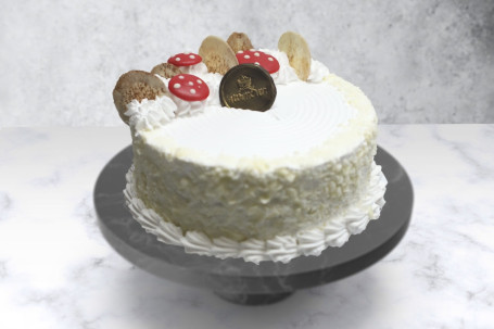 White Forest Gateau [Eggless]