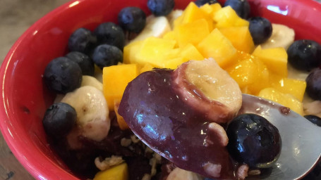 California Açai Bowl (Banana, Strawberry, Granola Topping)