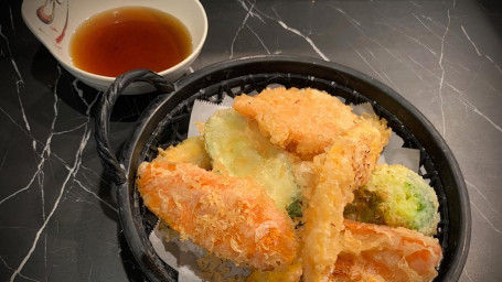 Vegetable Tempura (10 Pieces)