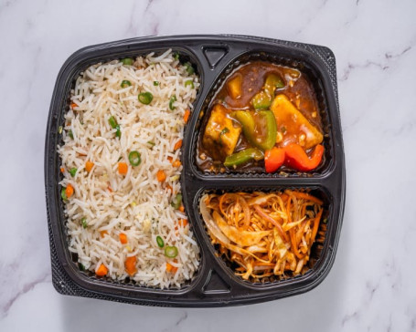 Mix Veg Fried Rice With Szechuan Paneer (2Pcs)