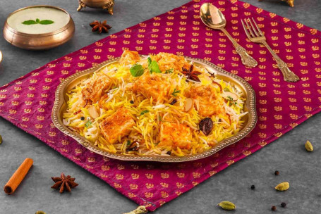 Zaikedaar Paneer Paneer Dum Biryani, Porcja 1)