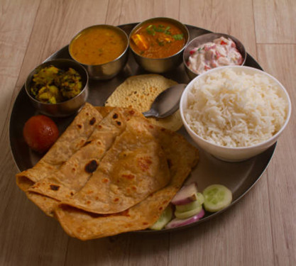 Gobi Paratha 2 Pc+ Sabji +Raitha