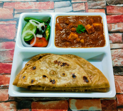 Butter Roti With Chana Paneer Masala