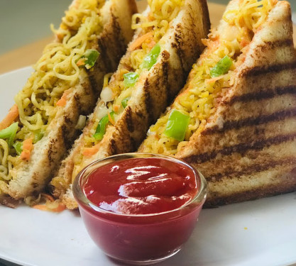 Chicken Maggi Grilled Sandwich