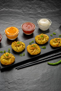 Veg Fried Chilli Cheese Momos With Momo Chutney