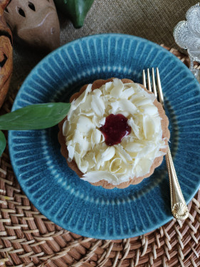 Almond Raspberry White Chocolate Tart