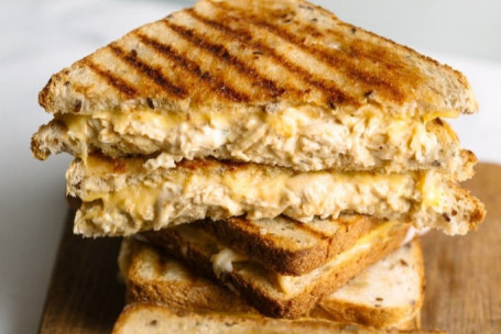 Creamy Chicken And Soft Scrambled Egg Sandwich